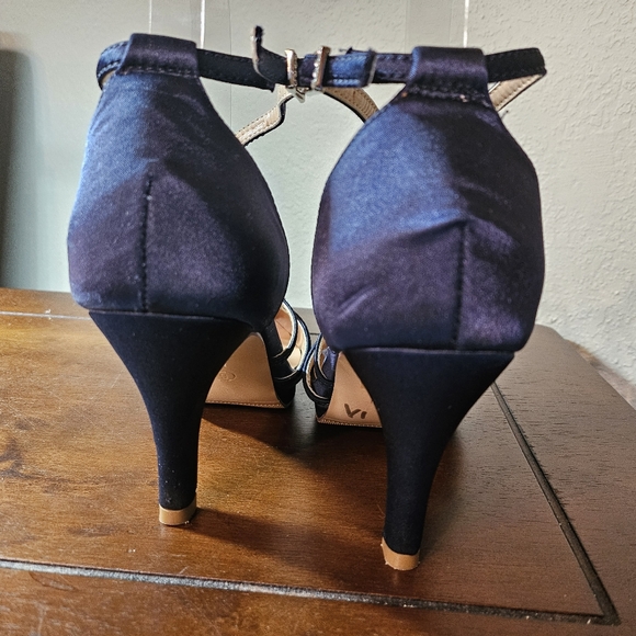 ERIJUNOR Women Comfort Low Heel Closed-Toe Ankle Strap Platform Satin Bridal Sz6 - Picture 4 of 7